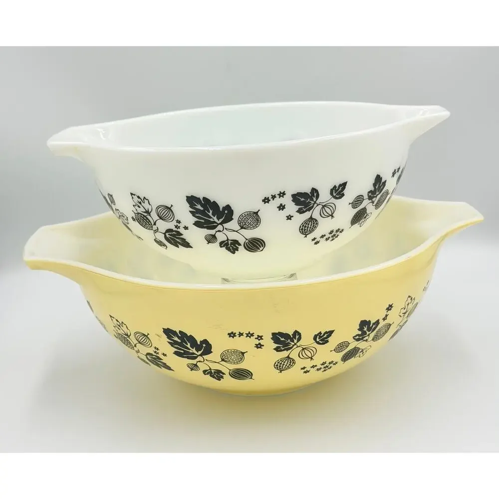 Vintage Pyrex Gooseberry Yellow White Black Cinderella Mixing Bowl 2pc Set